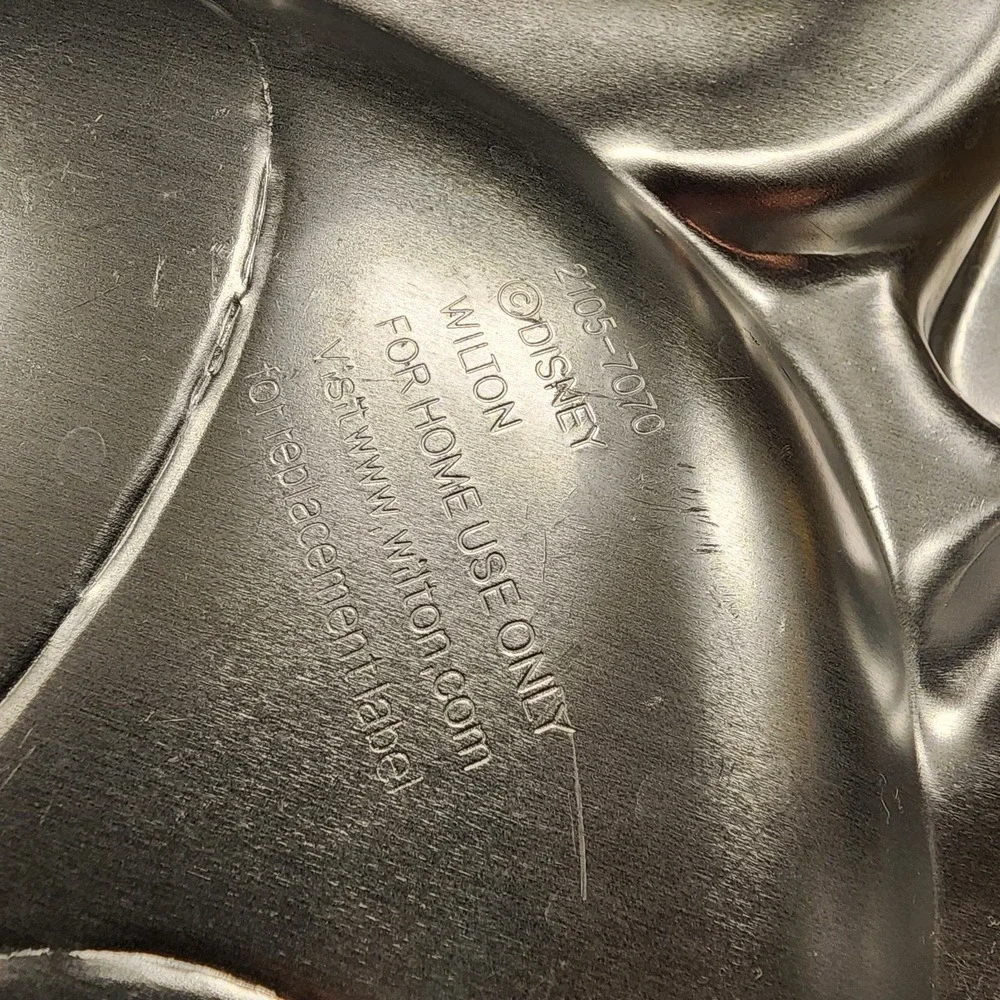 Wilton Mickey Mouse Disney Aluminum Cake Pan